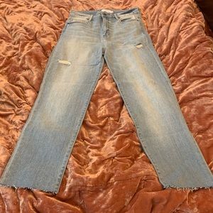 NWOT CJLA Light wash Distressed Chrissy Jeans - size 9